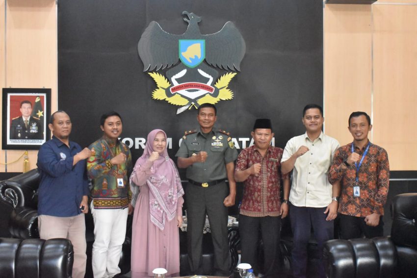 Wakil Rektor Bidang Non Akademik IIB Darmajaya Lampung Kunjungi Korem 043/Gatam
