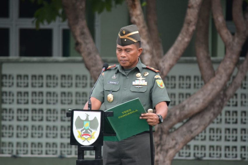 Upacara Bulanan Danrem 043/Gatam Sampaikan Penekanan Panglima TNI Untuk Berpegang Teguh Pada Pedoman Netralitas TNI
