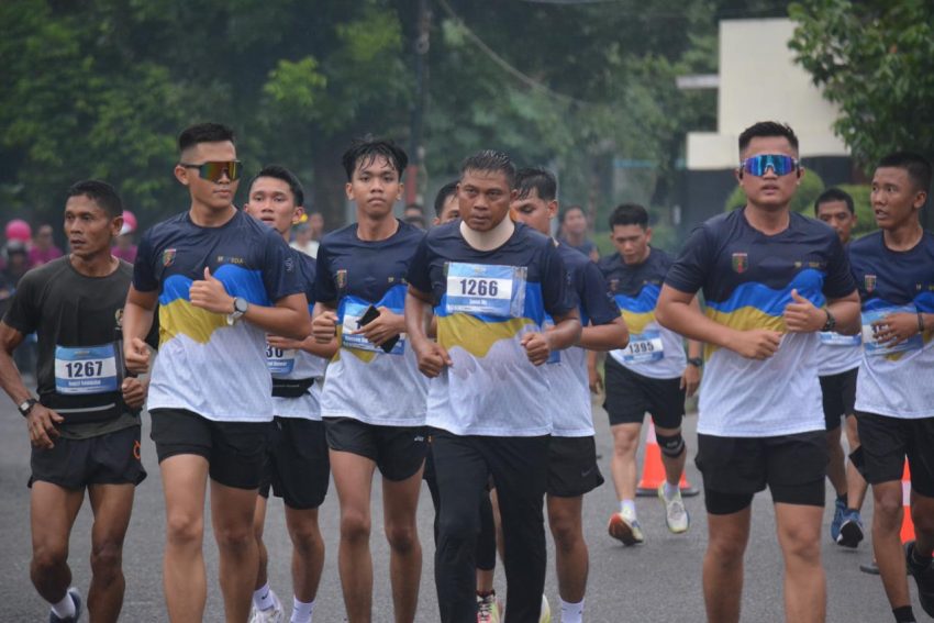 Bersama Gubernur Dan Forkopimda Provinsi Lampung, Danrem 043/Gatam Ikuti Water Day Run Lampung.
