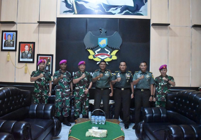 Danrem 043/Gatam Sambut Silaturahmi Danbrigif 4 Marinir/BS