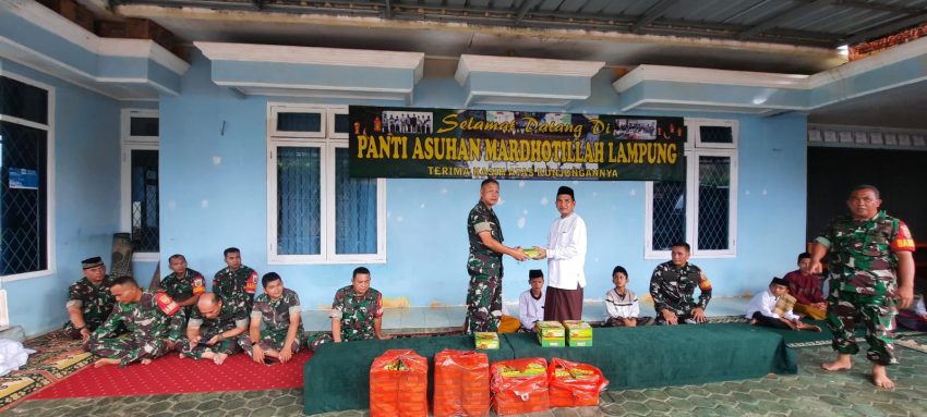 Jum’at Berkah di Bulan Ramadhan, Kodim 0410/Kota Bandar Lampung Berbagi Nasi Kotak Kepada Panti Asuhan Mardhotillah