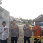 Polsek Tanjung Raya Beserta Aparatur Desa Muara Tenang Colling Sistem Kepondok Pesantren Darussalam Al-Munawaroh
