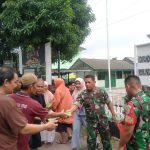 Jelang Berbuka Puasa, Koramil 410-01/Panjang Berbagi Makanan Gratis Untuk Warga