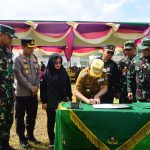 Ketua DPRD Kab Mesuji Menghadiri TMMD di sungai BadakĀ