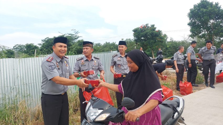Hari Bhakti Pemasyarakatan ke-60, Lapas Narkotika Kelas IIA Bandarlampung, UPT Kanwil Kemenkumham Lampung Berbagi Takjil