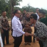 Pj Bupati Mesuji Berikan Bantuan Terhadap Korban Kebakaran Didesa Fajar Asri