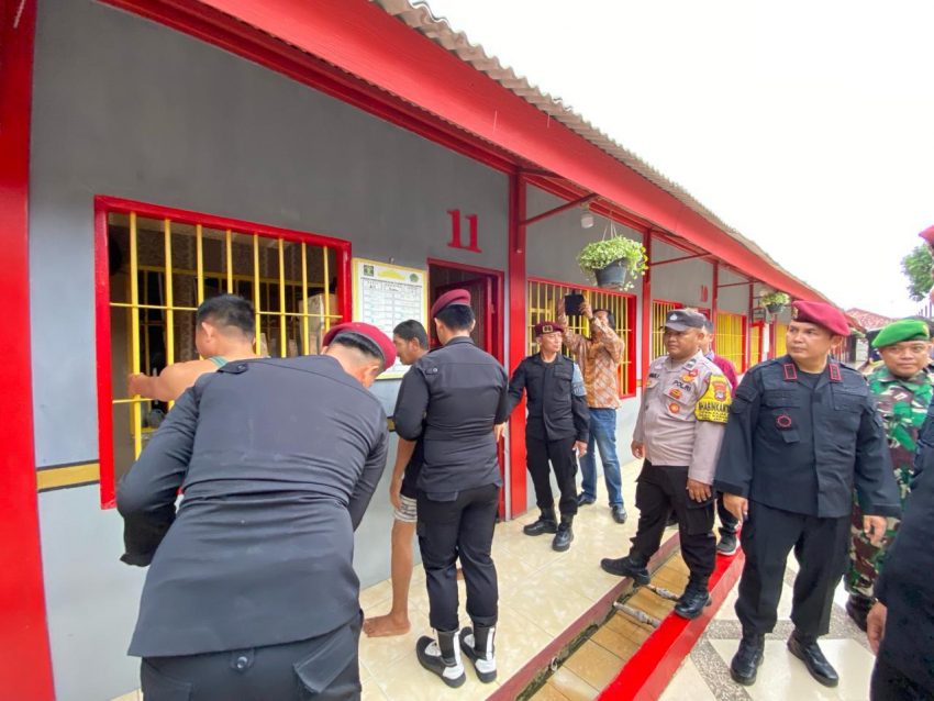 Gandeng BNN, Kepolisian dan TNI, Lapas Narkotika Bandar Lampung Gelar Razia Gabungan