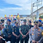 Kasrem 043/Gatam Dampingi Kapolda Lampung, Cek Situasi Arus Balik Idul Fitri 2024 di Pelabuhan Bakauheni