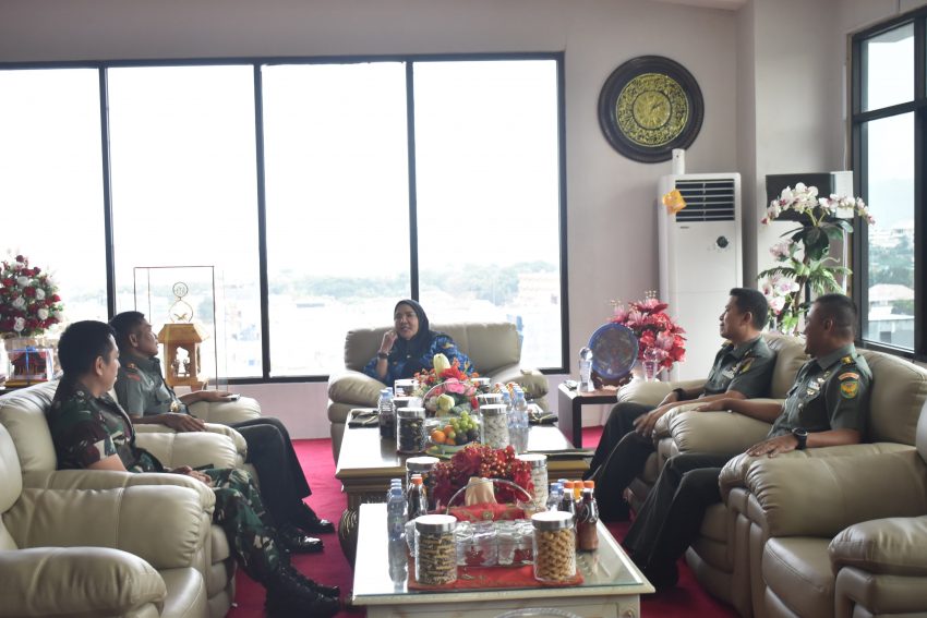 Danrem 043/Gatam Sambangi Kantor Walikota Bandar Lampung