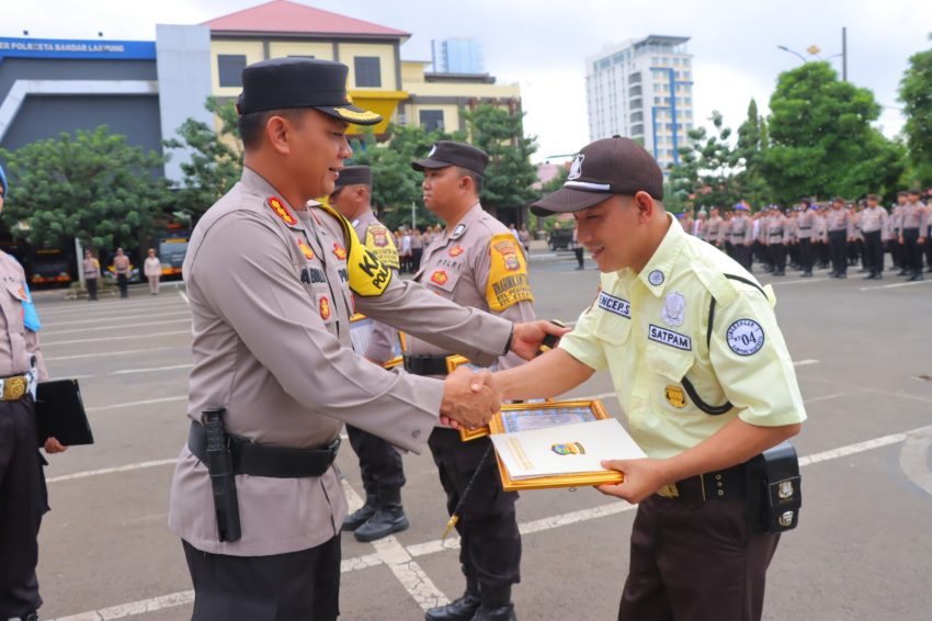 Gagalkan Aksi Curanmor, Satpam Perumahan di Bandar Lampung Terima Penghargaan Dari Kapolresta Bandar Lampung