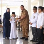 Gubernur Arinal Serahkan Hadiah Pemenang Lomba Hafalan Doa, Lomba Azan dan Tahfiz Qur’an