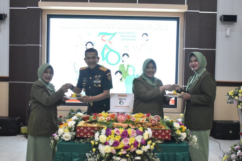 Danrem 043/Gatam Berharap Persit Kartika Chandra Kirana Dapat Membantu Atasi Kesulitan Dan Tingkatkan Kesejahteraan