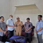 Sat Intelkam Polres Mesuji Terima Dua Pucuk Senpi Dari Masyarakat Desa Mulya Agung