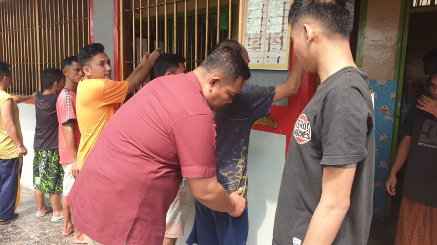 Komitmen Zero Halinar, Lapas Narkotika Bandar Lampung Sidak Kamar Hunian Narapidana