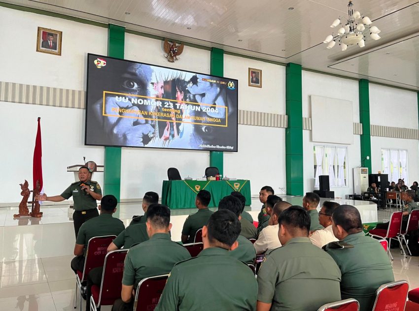 Kumdam II/Sriwijaya Beri Penyuluhan Hukum Prajurit, PNS dan Anggota Persit Jajaran Korem 043/Gatam
