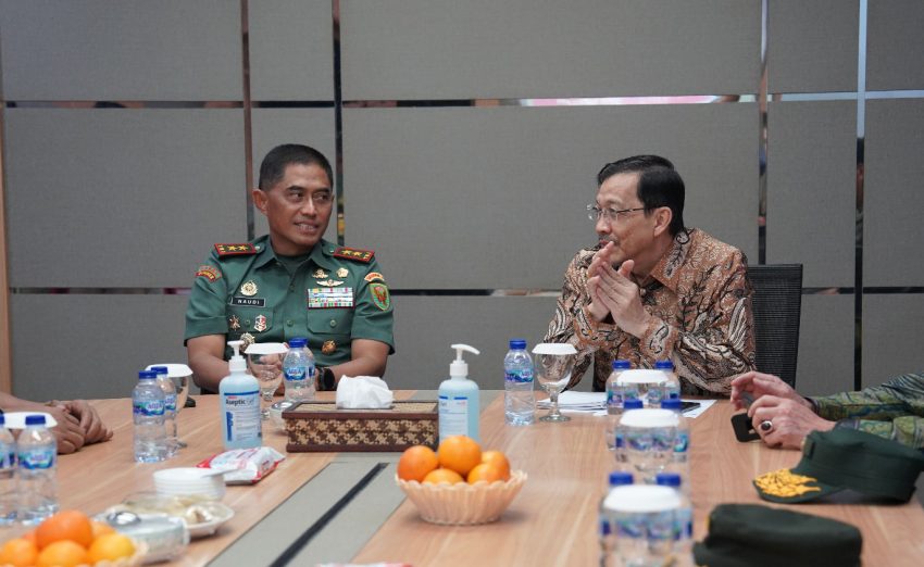 Jalin Silaturahmi, Pangdam II/Swj Kunjungi PT. Dexa Medica Palembang