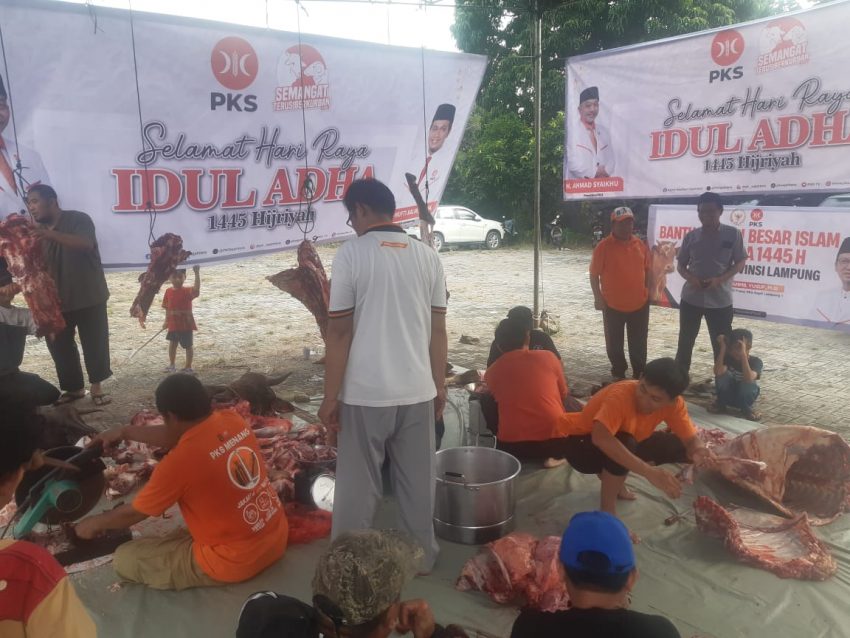 PKS Lampung Salurkan 1000 Paket Kurban