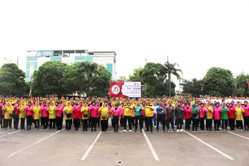 Eratkan Sinergitas, TNI-Polri di Bandar Lampung Olahraga Bersama
