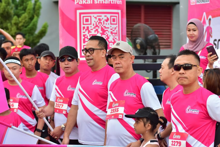 Ratusan Warga Palembang Ramaikan Lari Santai Road to Smartfren Run 2024