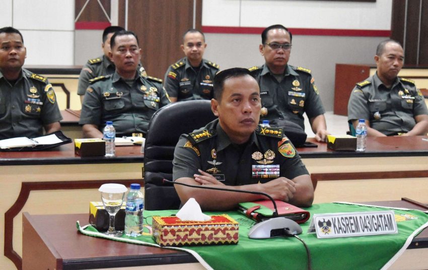Kasrem 043/Gatam Ikuti Penerimaan Kunjungan Tim Dalproggar TNI AD Di Kodam II/Swj Secara Virtual
