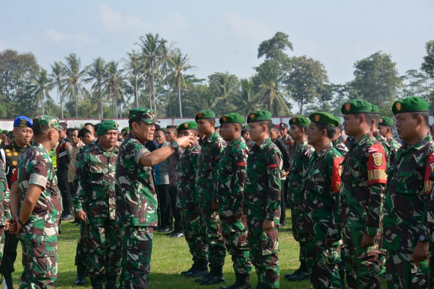 Cek Kesiapan Pasukan, Danrem 043/Gatam Tekankan Laksanakan Tugas Dengan Semangat Dan Penuh Tanggung Jawab