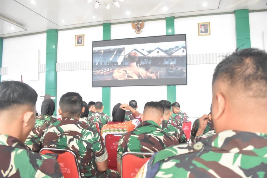 Bangkitkan Semangat Nasionalisme dan Patriotisme Prajurit Dan PNS Korem 043/Gatam Nobar Film “De Oost”