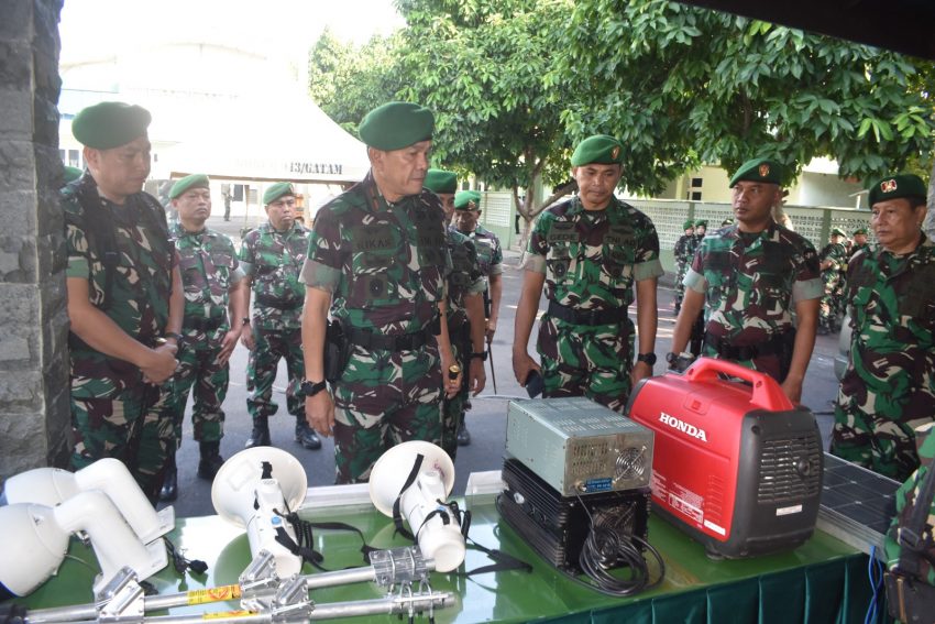 Pimpin Apel Gelar Pasukan Pengamanan Pilkada Serentak 2024, Danrem 043/Gatam Cek Kesiapan Anggota