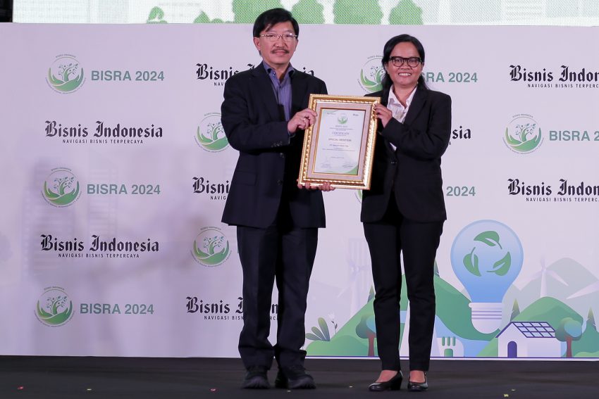 Smartfren Raih Predikat Gold dalam Bina UMKM Awards 2024 Lewat Program Teman UMKM