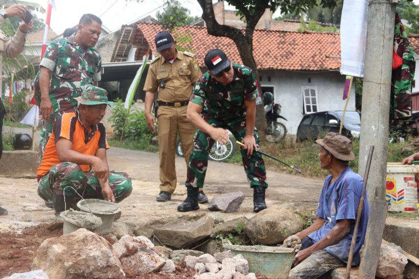 Dandim 0410/Kota Bandar Lampung Tinjau Lokasi Pelaksanaan Karya Bhakti di Pinang Jaya
