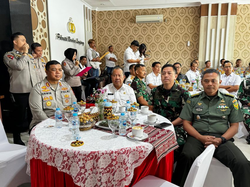 Nobar Simulasi Sispamkota Jelang Pilkada Serentak, Dandim 0410/KBL : Pilihan Boleh Berbeda, Kita Tetap Bersaudara