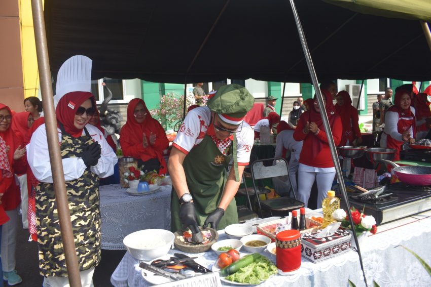 Danrem 043/Gatam Ikut Lomba Memasak Meriahkan HUT Ke-79 RI