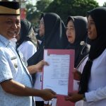 Dawam Bagikan SK Kenaikan Gaji PPPK