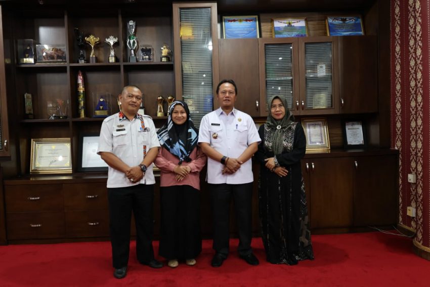 Raih Biasiwa Ke Ingris, Pj. Bupati Nukman: Anisa Ayu Latifah Harumkan Nama Lampung Barat.