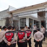 Personil Polres Mesuji Perketat Pengamanan Dikantor Sekretariat KPU Pengambilan Undian Nomor Urut Calon