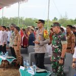Kapolres Mesuji Hadiri Acara Deklarasi Kampanye Damai Pilkada 2024 Dilapangan Desa Mekar Jaya