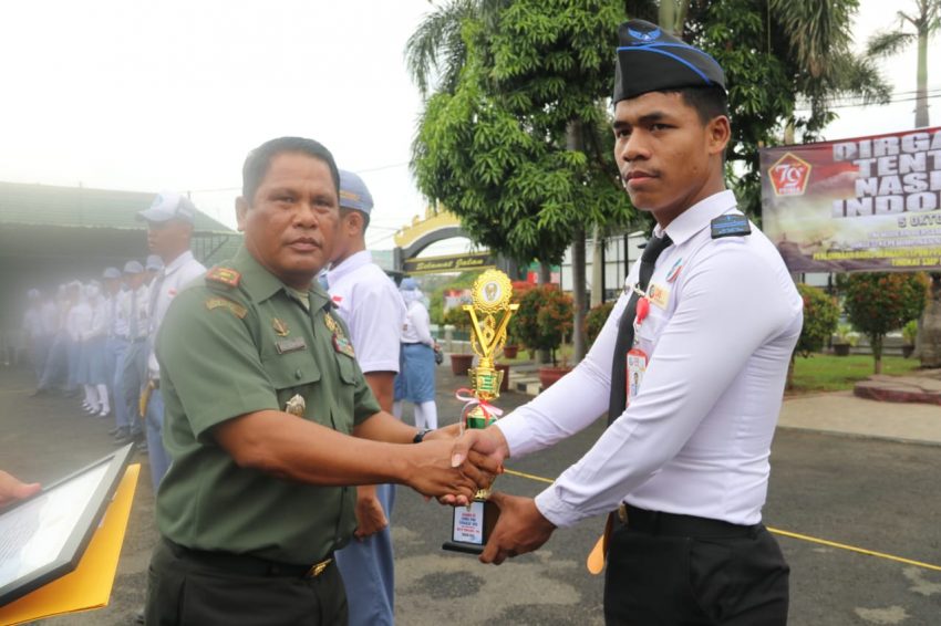 Peringati HUT Ke-79 TNI, Kodim 0410/KBL Menggelar Lomba PBB Tingkat Pelajar SMP dan SMA