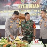 Saat Kapolres Tulang Bawang Beri Kejutan Dandim 0426/TB di HUT TNI ke-79