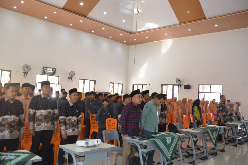 OJK Tingkatkan Literasi DAN Inklusi  Keuangan Syariah Melalui Pesantren