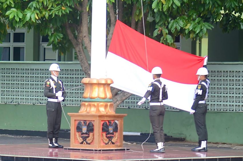 Peringati Hari Pahlawan Tahun 2024, Korem 043/Gatam Gelar Upacara