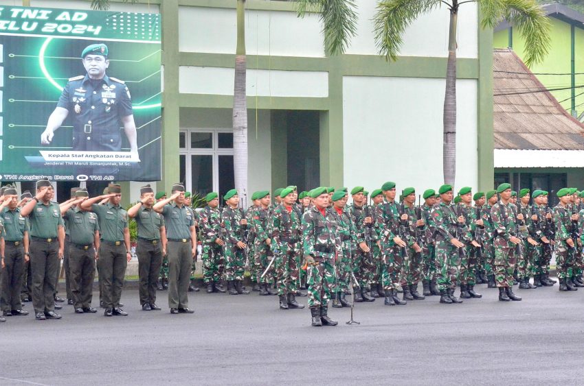 Upacara Bulanan Danrem 043/Gatam Sampaikan Amanat KASAD