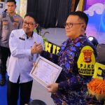 Kapolda Lampung Terima Penghargaan atas Pengungkapan Kasus Menonjol, Termasuk Penyelundupan Benih Lobster