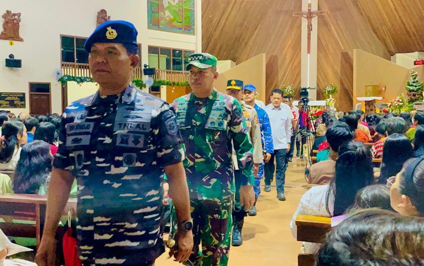 Kasrem 043/Gatam Bersama Forkopimda Tinjau Sejumlah Gereja di Bandar Lampung Pastikan Ibadah Natal Berjalan Lancar