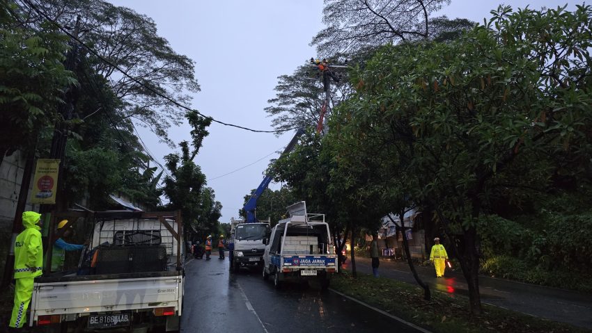 Gerak Cepat PLN Atasi Cuaca Ekstrem, Selama 3 Jam Pulihkan Kelistrikan 29 Ribu Pelanggan