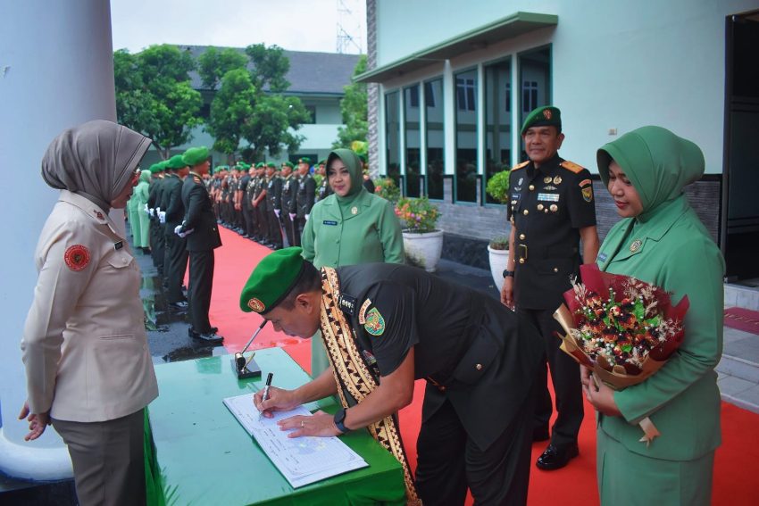 Korem 043/Gatam Gelar Acara Penyerahan Jabatan Kasrem 043/Gatam dan Sertijab Kasipers Kasrem 043/Gatam