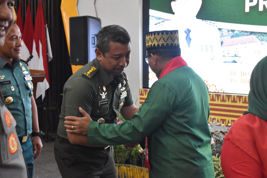 Kasilog Kasrem 043/Gatam Hadiri Pelepasan Tugas Jabatan Pj. Gubernur dan Ketua TP PKK Provinsi Lampung