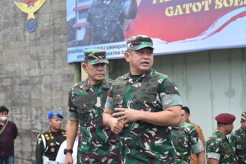 Danrem 043/Gatam Sambut Kunker Kasad Di Bandara Gatot Subroto Way Tuba Lampung