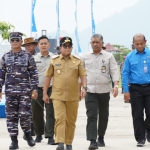 Pj. Gubernur Samsudin Dampingi Kunjungan KSAL Tinjau Program Ketahanan Pangan TNI AL di Lampung