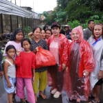 Kostianan dan Budhi Condrowati Temui dan Beri Bantuan Korban Terdampak Banjir