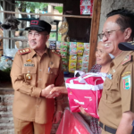 Tinjau Warga di Desa Sukajaya Lempasing, Pj Gubernur Lampung Bersama Sekda Pesawaran Rumuskan Antisipasi Bencana Banjir