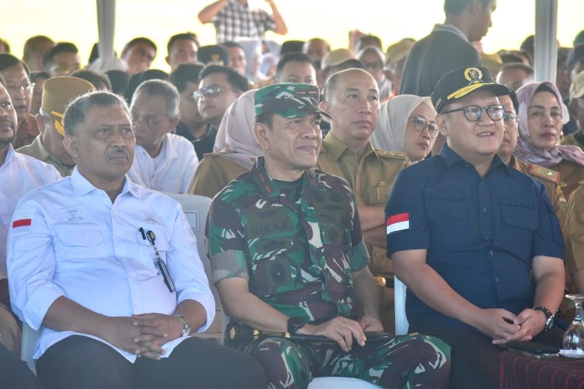 Danrem 043/Gatam Bersama Gubernur dan Forkopimda Provinsi Lampung Hadiri Panen Raya